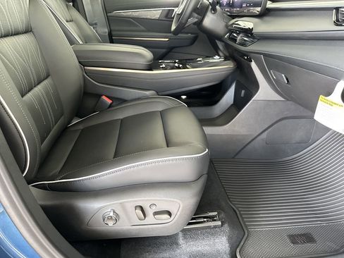 New 2026 Buick Enclave Avenir w/ Super Cruise Package FWD image 44