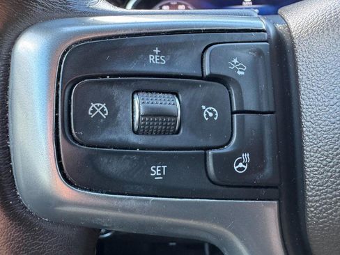 Used 2022 Chevrolet Silverado 1500 LT w/ Leather Package image 17