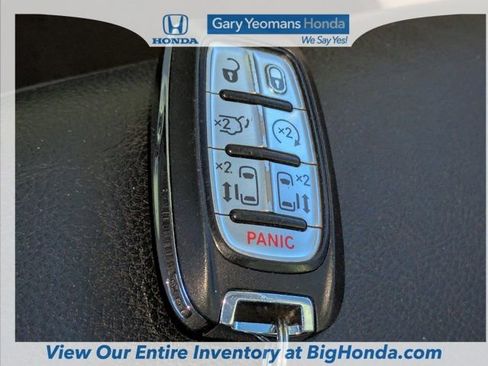 Used 2021 Chrysler Pacifica Touring-L image 35