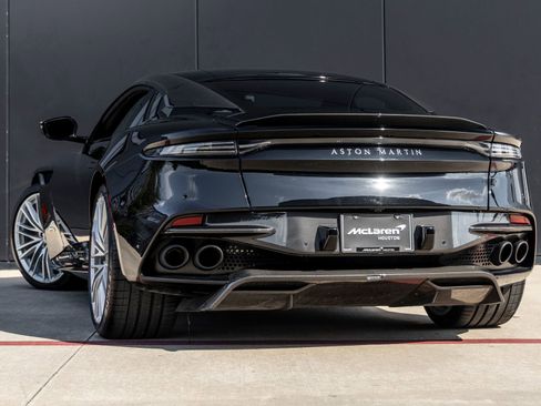 Used 2022 Aston Martin DBS Superleggera RWD image 6