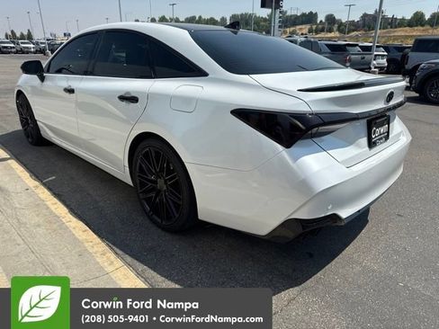 Used 2019 Toyota Avalon Touring w/ Advanced Safety Package FWD image 4