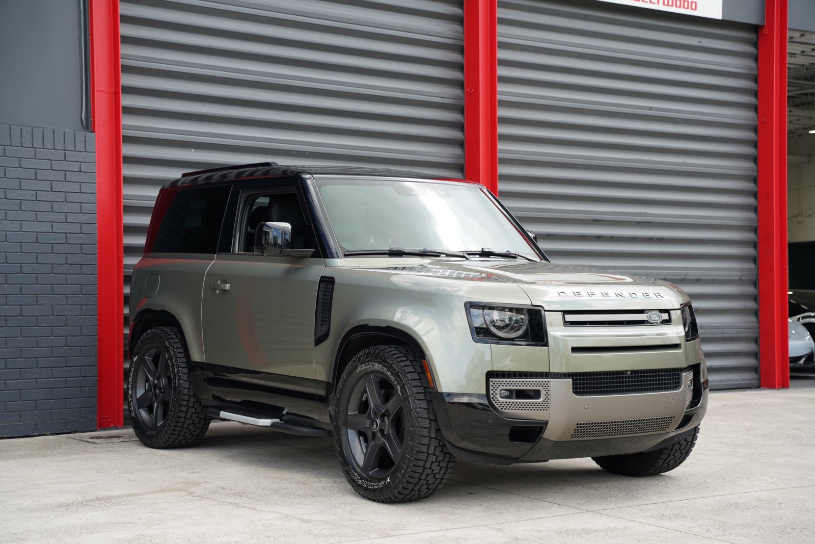 Used 2024 Land Rover Defender 90 X-Dynamic SE AWD/4WD image 5