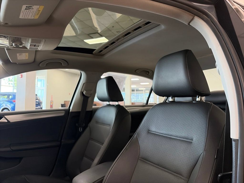 Used 2017 Volkswagen Jetta SE FWD image 16