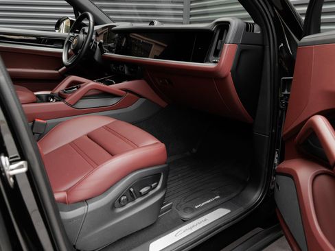 Certified 2025 Porsche Cayenne E-Hybrid AWD/4WD image 41