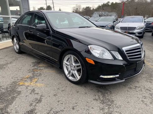 Used 2013 Mercedes-Benz E 550 4MATIC Sedan image 3