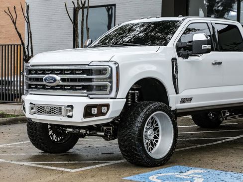 Used 2024 Ford F350 Platinum image 6