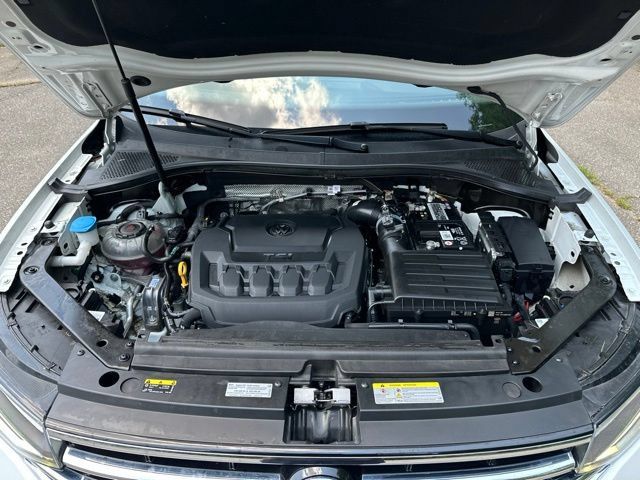 Used 2022 Volkswagen Tiguan SE FWD image 32