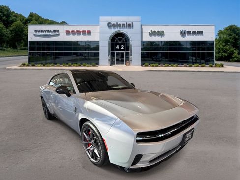 Used 2024 Dodge Charger Daytona Scat Pack w/ Plus Group AWD/4WD image 8