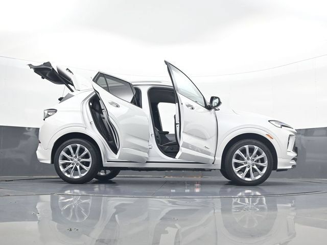 Used 2024 Buick Encore GX Avenir w/ Avenir Convenience Package AWD/4WD image 33