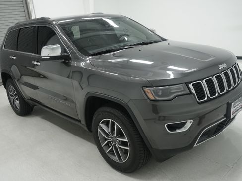 Used 2021 Jeep Grand Cherokee Limited w/ Sun & Sound Group RWD image 3