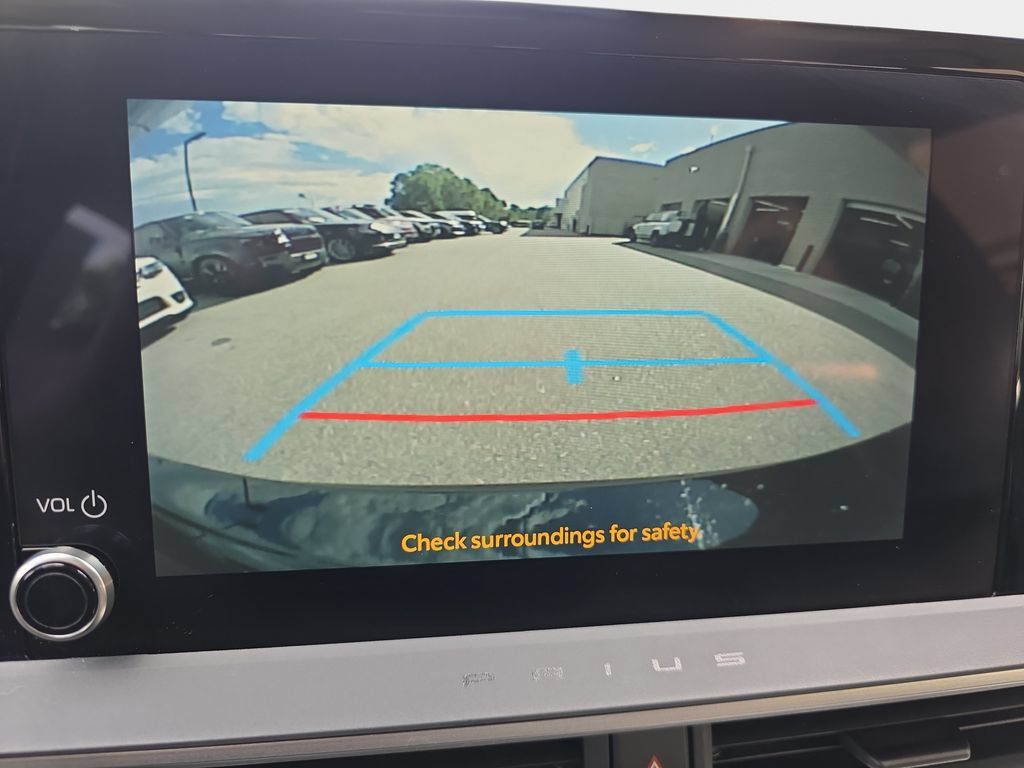 Used 2024 Toyota Prius LE AWD/4WD image 25