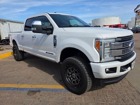 Used 2018 Ford F250 Platinum w/ Platinum Ultimate Package AWD/4WD image 3