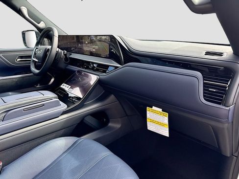 New 2026 INFINITI QX80 4WD image 32