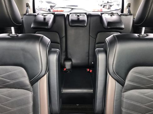 Used 2024 Nissan Pathfinder Platinum image 24