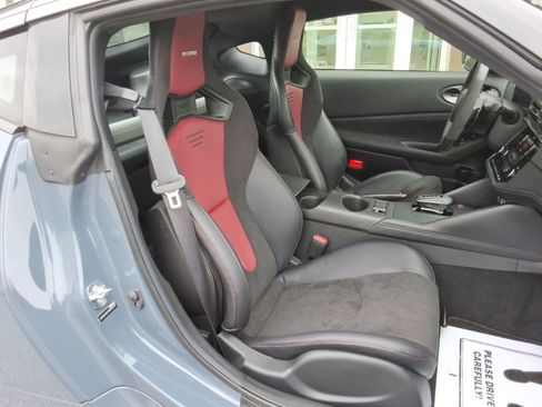 Used 2024 Nissan Z NISMO w/ Floor Mat Package RWD image 32
