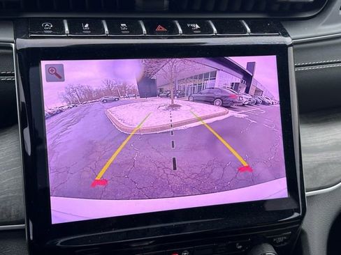 Used 2024 Jeep Grand Cherokee L Limited image 21