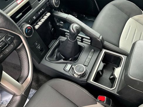 Used 2025 Toyota Tacoma TRD Off-Road image 15