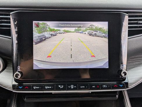 Used 2024 Jeep Wagoneer Series II w/ Flexible Seating Group AWD/4WD image 29