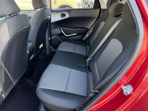 Used 2023 Kia Soul LX w/ LX Technology Package image 29