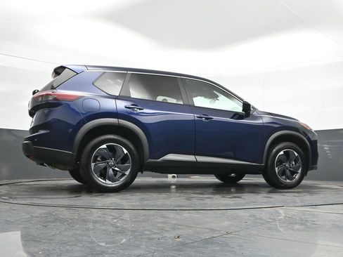 Used 2025 Nissan Rogue SV image 42