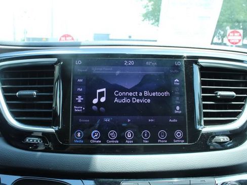 Used 2018 Chrysler Pacifica Touring-L Plus w/ Tire & Wheel Group FWD image 20