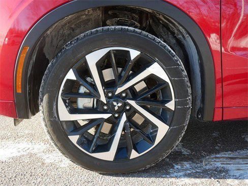 Used 2025 Mitsubishi Outlander SEL image 9