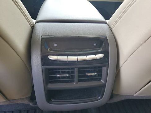 Used 2021 Cadillac XT5 Premium Luxury FWD image 27