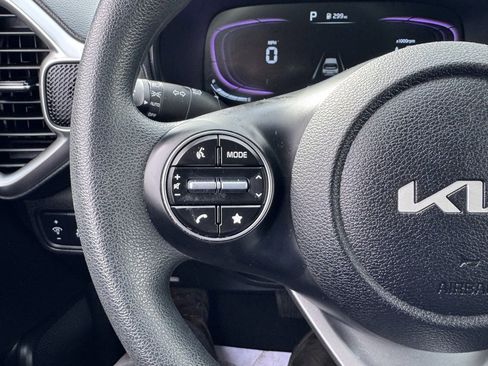 Used 2025 Kia Soul LX image 20