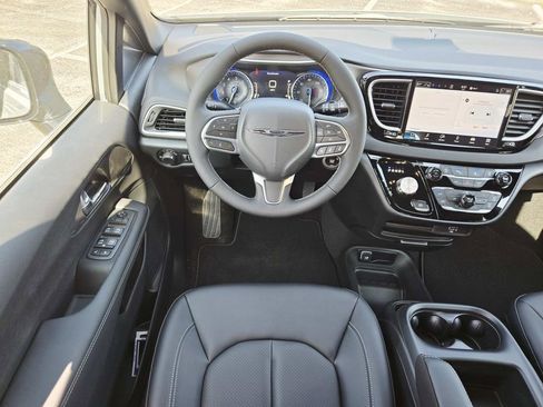 New 2026 Chrysler Voyager LX image 12