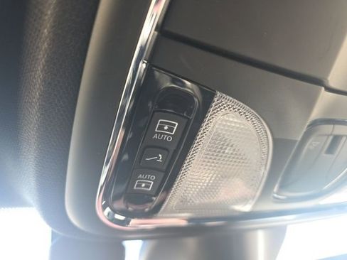 Used 2020 Jeep Cherokee High Altitude image 27