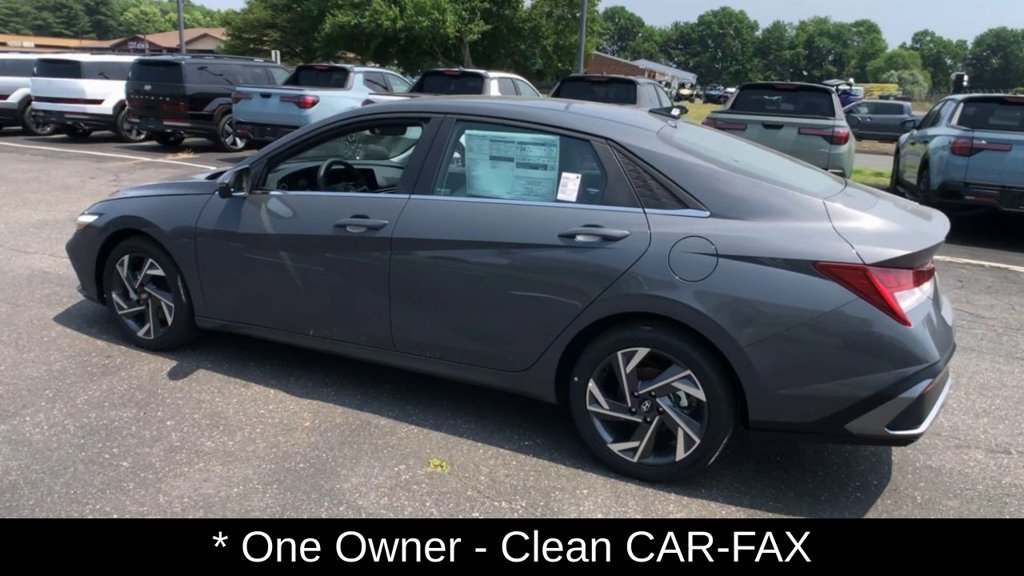 Used 2025 Hyundai Elantra Limited w/ Cargo Package FWD image 6