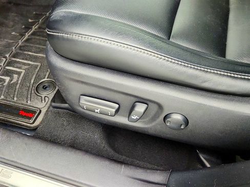 Used 2016 Lexus CT 200h w/ Seat Comfort Package FWD image 12