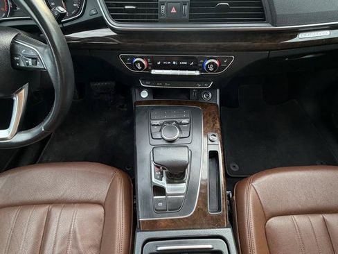 Used 2019 Audi Q5 2.0T Premium w/ Convenience Package AWD/4WD image 23