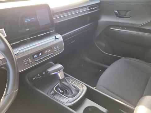 Used 2025 Hyundai Kona SEL image 22