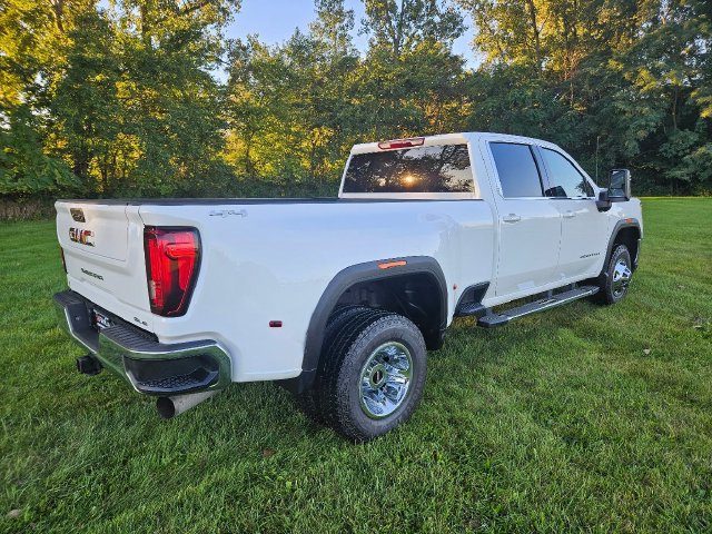 Used 2022 GMC Sierra 3500 SLE w/ SLE Convenience Package AWD/4WD image 7