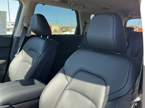 New 2025 Nissan Pathfinder SL image 11