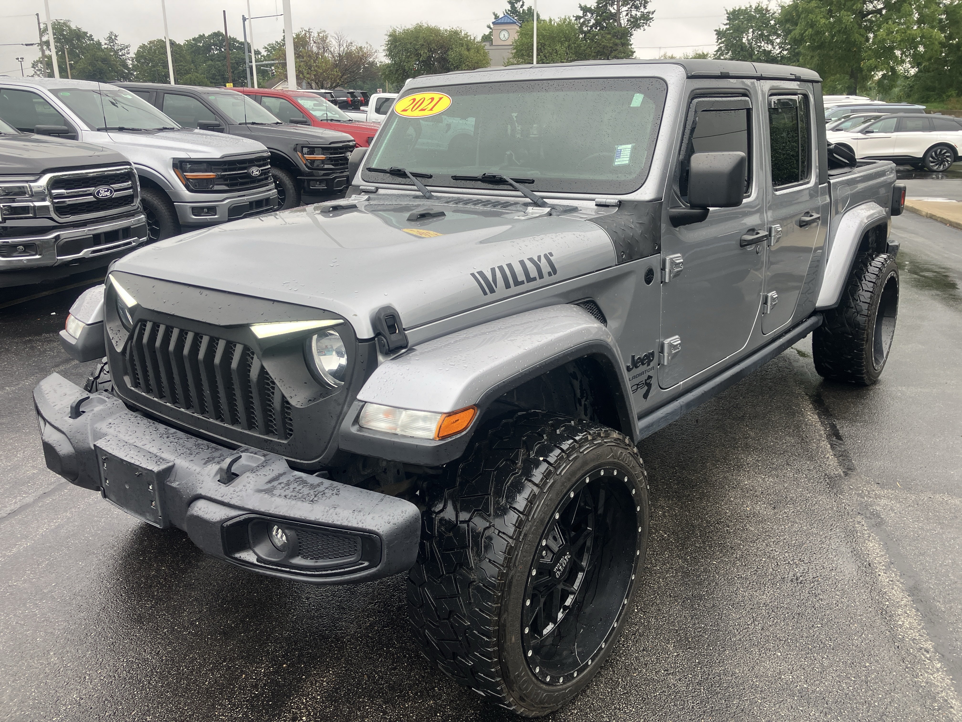 Used 2021 Jeep Gladiator Sport AWD/4WD image 3