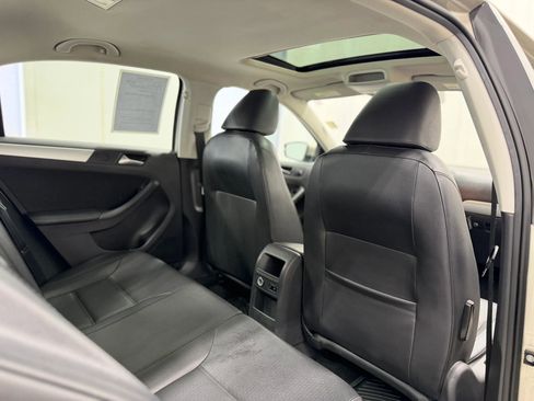 Used 2013 Volkswagen Jetta SE image 30