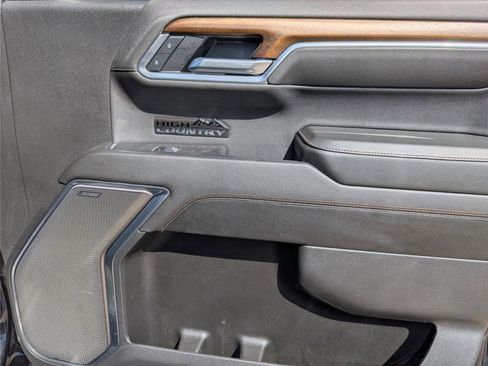 Used 2025 Chevrolet Silverado 1500 High Country w/ Technology Package image 40