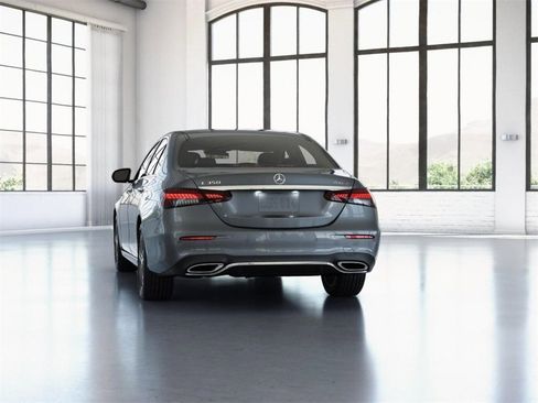 Used 2023 Mercedes-Benz E 350 4MATIC Sedan image 27