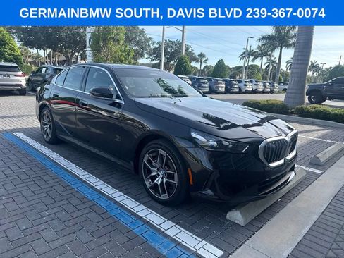 Certified 2024 BMW i5 eDrive40i w/ Premium Package RWD image 3