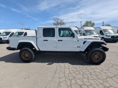 Used 2025 Jeep Gladiator Rubicon image 2