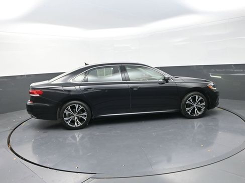 Used 2022 Volkswagen Passat 2.0T SE image 10