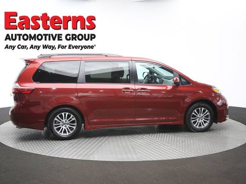Used 2019 Toyota Sienna XLE FWD image 46