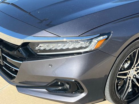 Used 2022 Honda Accord Touring image 4