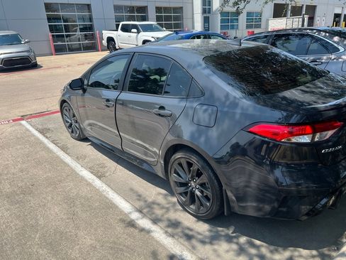 Used 2023 Toyota Corolla SE FWD image 2