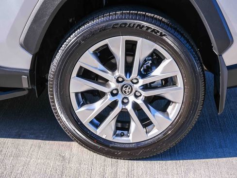 Certified 2022 Toyota RAV4 XLE Premium FWD image 9