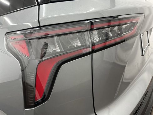 Used 2025 Chevrolet Equinox RS w/ Safety and Technology Package image 26