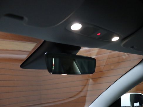 Used 2023 Tesla Model 3 Standard Range image 46