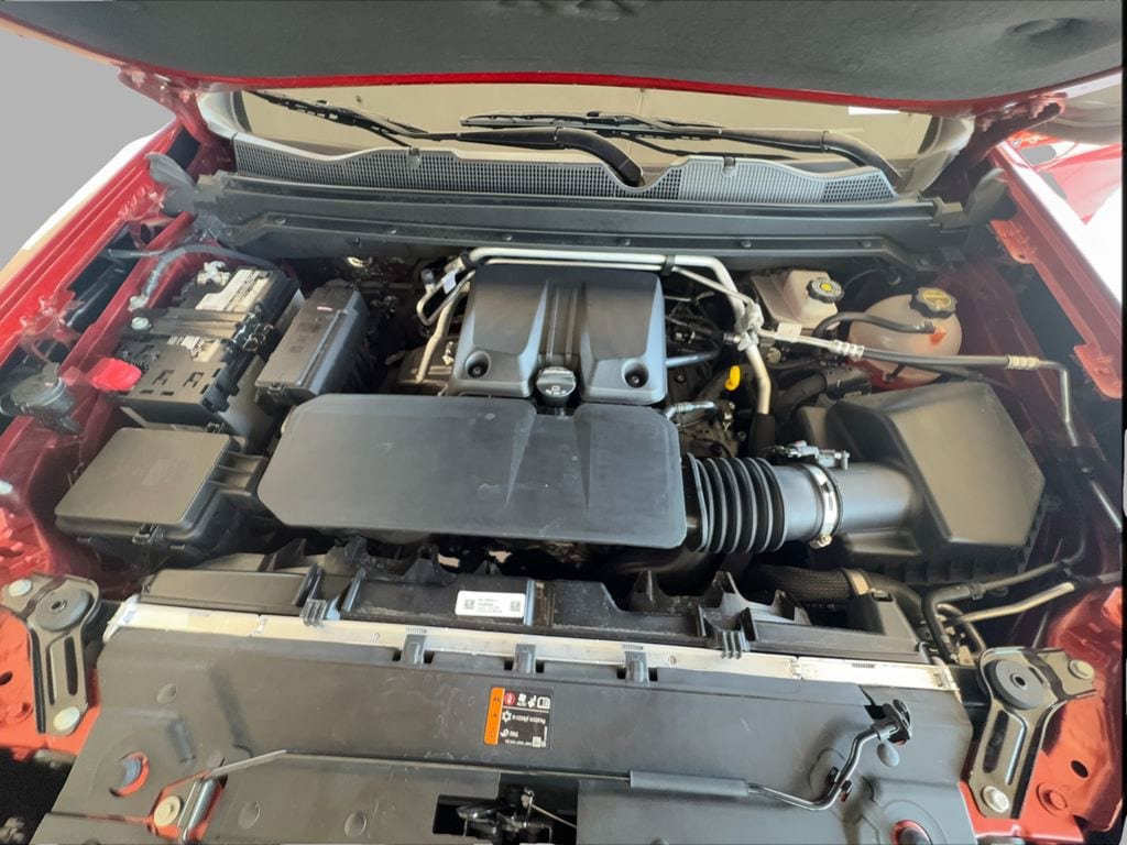 Used 2025 Chevrolet Colorado Trail Boss AWD/4WD image 35